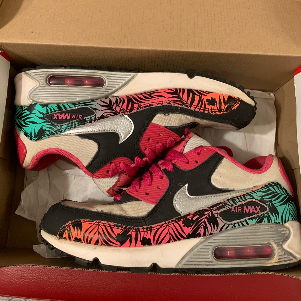 Nike Air Max - multi colour w/ rainforest” designs
